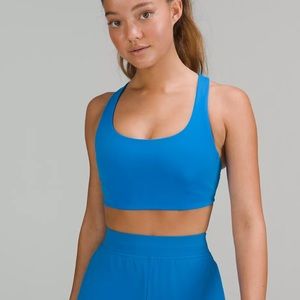 NWT Wunder Train Bra size 6
Medium Support, C/D Cup